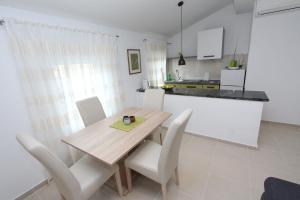 Charmantes Apartment mit moderner Einrichtung nur 300 Meter ins Zentrum von Rovinj