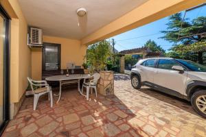 Hundefreundliches Apartment nur 450 Meter zum Strand mit Meerblick, Grill, Parkplatz