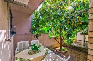 Hundefreundliches Apartment nur 580 Meter zum Strand mit BBQ-Bereich