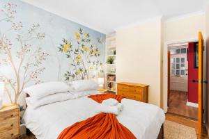 Unbeatable Location, Peaceful Cozy Flat