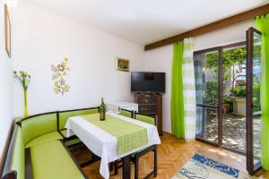 Romantisches Apartment mit mediterraner Terrasse, Privatparkplatz und Grillbereich