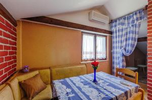 Vintage Apartment nur 490 Meter zum Strand mit Meerblick, Grillbereich, Klima