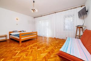 Helles Apartment nur 450 Meter zum Strand mit BBQ-Bereich - Hunde willkommen