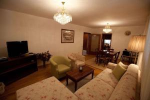 Rustikales Apartment nur 80 Meter zum Strand mit Meerblick, Waschmaschine, Klima