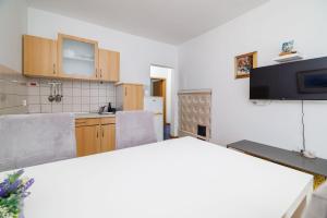 Idyllisches Apartment nur 300 Meter zum Strand mit Meerblick, Garten, Grill, Parkplatz