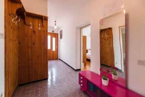 Lauschiges Apartment nur 300 Meter zum Sandstrand mit Meerblick und Parkplatz