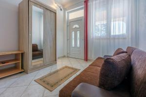 Idyllisches Studio-Apartment nur 50 Meter zum Strand mit Parkplatz, Meerblick