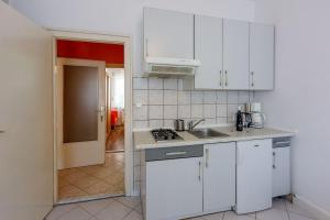 Cozy Apartment nur 200 Meter zum Sandstrand mit Meerblick und Parkplatz