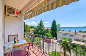 Helles Apartment nur 200 Meter zum Sandstrand mit Meerblick
