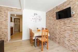 Charmantes Apartment nur 200 Meter zum Sandstrand mit Meerblick, Parkplatz, Klima