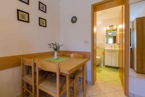 Vintage-Style Apartment nur 70 Meter zum Strand mit Meerblick und Parkplatz