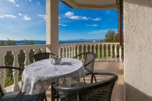 Komfortables Apartment mit Meerblick, Garten, Grillberich und Parkplatz