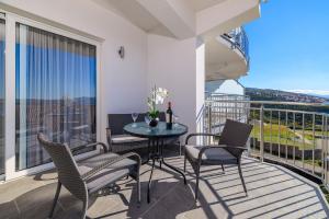 Lichtdurchflutetes Apartment mit Grillbereich, Meerblick, Waschmaschine