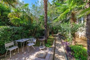 Hundefreundliches Apartment nur 260 Meter zum Strand mit Meerblick, Grill