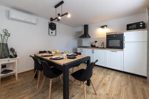 Mediterrane Villa mit Privatpool, Meerblick, Hundefreundlich, Grill, Privatparkplatz