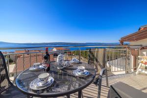 Malerisches Apartment mit grandiosem Meerblick, Grillbereich, Waschmaschine