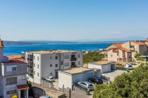 Helles Studio-Apartment mit traumhaften Meerblick, Privatparkplatz, Grill