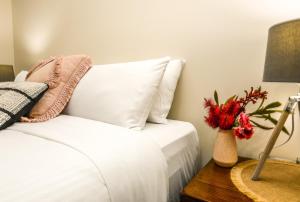 Galbraith Beach Studio 1 - steps away from beach