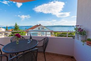 Romantisches Apartment nur 500 Meter zum Sandstrand mit Meerblick, Klima, WiFi