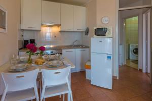 Romantisches Apartment nur 500 Meter zum Sandstrand mit Meerblick, Klima, WiFi