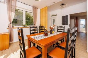 Hundefreundliches Apartment nur 230 Meter zum Strand mit 4 Klimaanlagen, Parkplatz, Meerblick