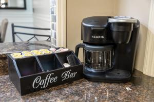 Family Home with Pool, Game Room, and Grill Near Disney