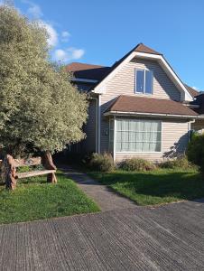 Linda Casa en Puerto Varas con vista al Lago y Volcanes