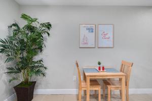 Hip Orlando Studio Nearby Restaurants and Parks