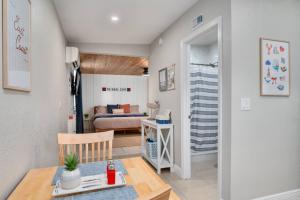 Hip Orlando Studio Nearby Restaurants and Parks