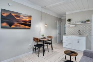 Chic Studio Near Downtown & Theme Parks