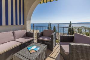 Herrliches Apartment in atemberaubender Lage nur 80 Meter zum Strand mit Pool