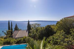 Traumhaftes Apartnent nur 80 Meter zum Strand mit Pool und Meerblick