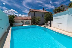 Idyllisches Apartment mit Pool, Tischtennis, Sommerküche, Privatparkplatz