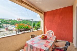 Modernes Apartment nur 500 Meter zum Strand mit WiFi und Privatparkplatz