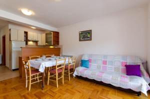 Cozy Apartment nur 500 Meter zum Strand mit Privatparkplatz, Klima, WiFi