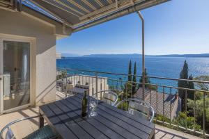 Faszinierendes Apartment nur 80 Meter zum Strand mit Meerblick, Pool, Parkplatz