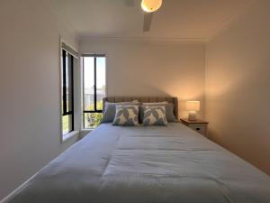 Mooloolaba beach 7 mins Pet and family friendly home by Custom Bnb Hosting