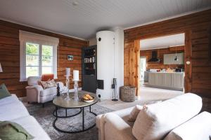 Stay North - Junnola