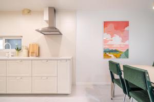 Hongdae#Hapjeong Station 7 minutes #Room7 #imagined Mansion #Spacious Living Room#Large Room#Exclusive Use#Designer Accommodation