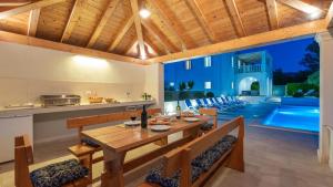 Cypress Paradise by Villas Guide