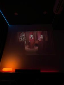 Noburi - Couple Cinema & Cafe Bed