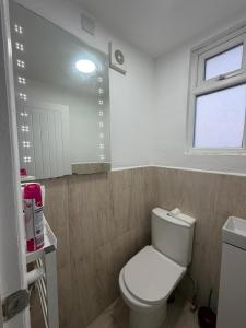 Double room 3 Minute drive from Luton Airport