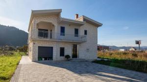 Villa Dolina Opuzen by Villas Guide