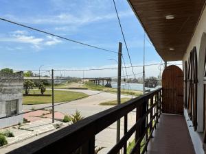 Depto junto al rio Necochea, 6 personas