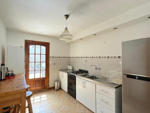 Depto junto al rio Necochea, 6 personas