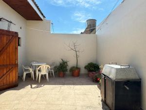 Depto junto al rio Necochea, 6 personas