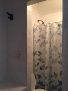 Depto junto al rio Necochea, 4 personas