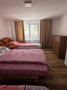 Mountain Cabin with a hot tub with jacuzzi jets