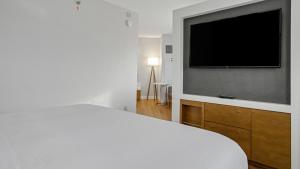 704 King Corner Near MetLife & American Dream