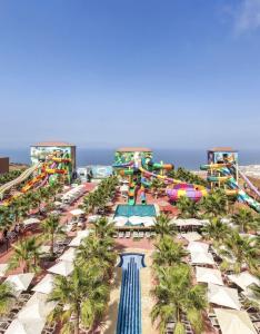 Sea & Pool View Apt 1